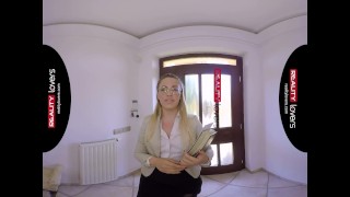 RealityLovers - Russische tiener makelaar VR
