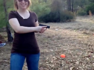 Cute Chica Chloe - ¡dispara Como Una Chica! - Glock 42 SIEMPRE MANTENLO CARGADO VIDEO