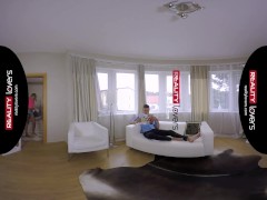 Video RealityLovers - Petite Stepsis tries anal VR