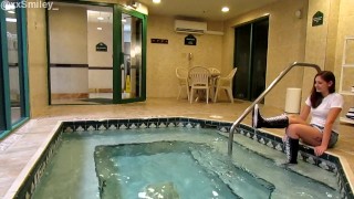 Wysokie Do Kolan Konwersacje W Jacuzzi