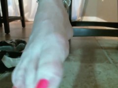 Ultimate foot dangle and toe scrunch with Scarlett Lush