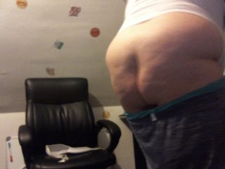 fat white girl buttcrack cleaning - then stripping totally nakedto smoke