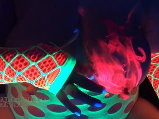 BBW milf 40 k huge boobs bignipples fingerpaints breast black light