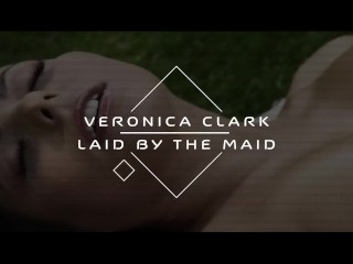 KARUPS - Sexy Fenêche française Veronica Clark Bangs Boss à son bureau