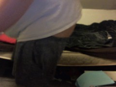 fat white girl buttcrack making a bed