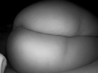 Fingering ass wile getting head