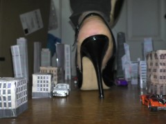 amaninheels | Manolo Blahniks Stroll Through Town (teaser)