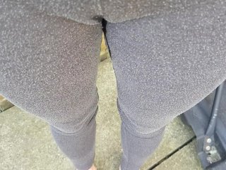 Outdoor pissing in leggings