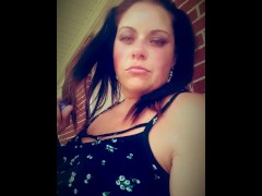 Chilling on the porch - Screenshot 11 of 16 - Kink