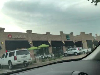 игра с киской на публике