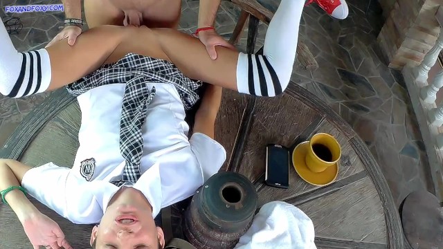 Schritt Vater Ficken Tochter Im Arsch Auf Dem Tisch Und Sperma Im Inneren