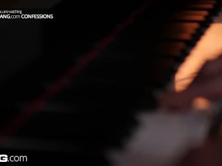 Christiana Cinn cheats on her Husband with a piano player screenshot number 1