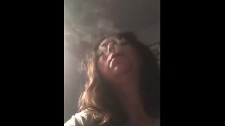 Vrouw Volledig Verslaafd Aan Sterk Roken