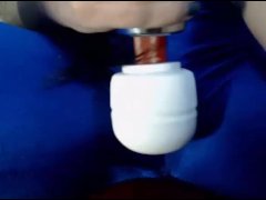 LATINA GIRL GETTING YOGA PANTS SOAKED WET PUSSY SAFADA GOZANDO NA LEG