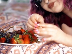 4K Red Berries ASMR - Mouth Sounds + Mastication