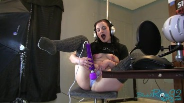 Nerdy Is Sexy! ASMR JOI and Vibrator Grinding in Headphones and Pigtails
