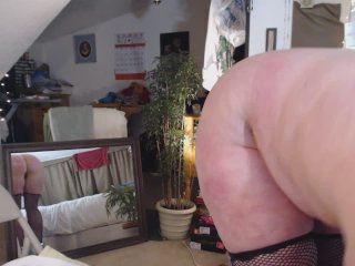 V100 Shapely cougar_DawnSkye models_panties and masturbates
