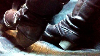 Pedaal pompen en aftrekken in mijn laarzen, super close-up hoek TEASER