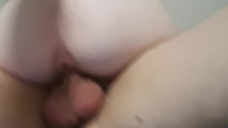 Parte 4 da minha namorada sexy montando um pau grande e gordo ... ele esguichou sua buceta apertada ...