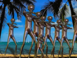 Howard the Alien but he Cloned himself