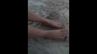Pés na areia