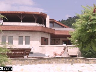 Glamkore - Amirah Adara gets a sensual DP outdoors screenshot number 1