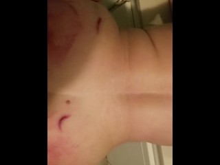 Fuck my sub in the Bathroom after her Beating.