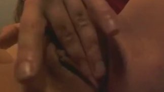 AwesomeKate - Сильно Кончает И Показывает Киску