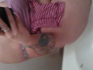 Watch Skye Grind and Slid..