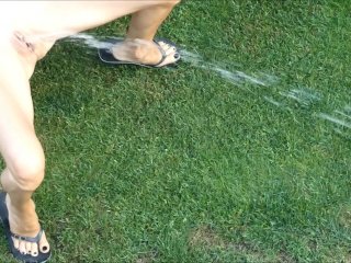 New outdoor power pissing vid she pisses like a fountain jummy
