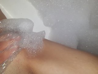 SEXY TEEN PISSES AND PLAYS_WITH PUSSY IN THEBATH