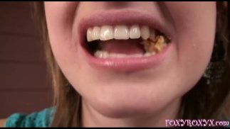 ЖЕВАНИЕ ПИЦЦЫ