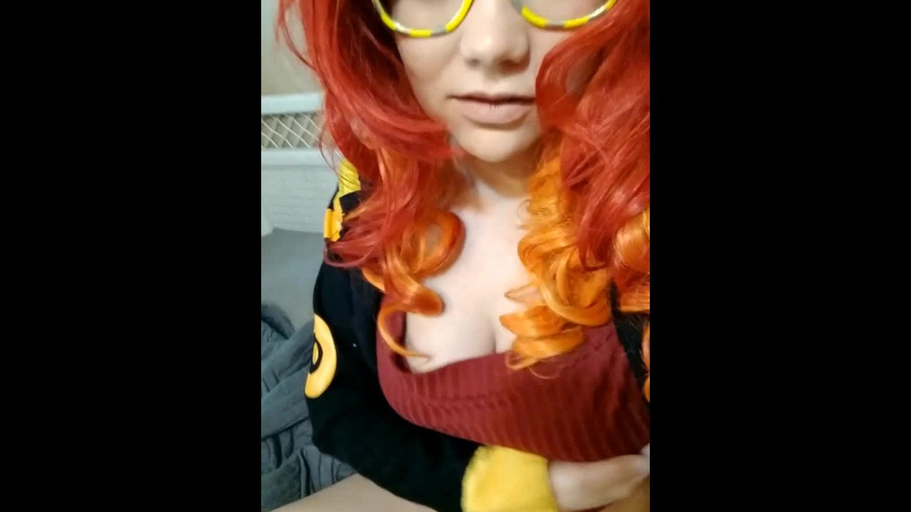 Masturbating in Cosplay - Pornhub.com