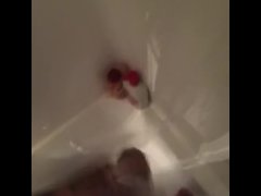 In d shower - Screenshot 2 of 16 - Solo