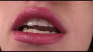 LIPSTICKED LIPS ARE GREAT AROUND YOUR COCK