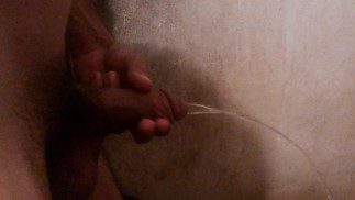 撒尿印度男孩小便和精液