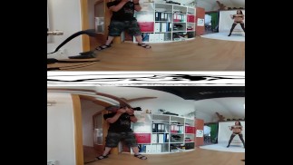 Милая красотка Кэти Роуз 3DVR360 видео бэкстейдж со съемки перед мастурбацией