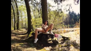 084 - Lady Dee teen outdoor in forest masturbate with dildo - 3DVR180 SBS