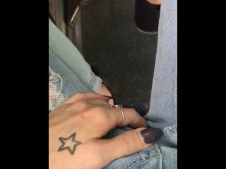Норма мастурбирует в городском автобусе