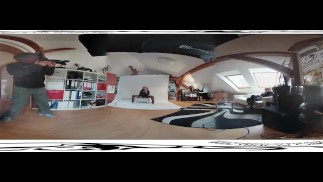 Teressa Bizare noir 01 - Backstage vor der Masturbation 3DVR 360 UP-DOWN
