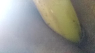 Banana Split Pt1 Amore per se stessi con figa pelosa