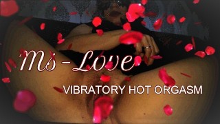 Masturbazione calda e orgasmo vibratore dal mio archivio di video porno a casa