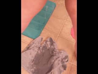 BBW pisses on dirty laundry