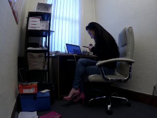 Beautiful Secretary Works From Home in_Jeans