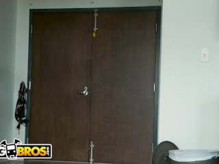 BANGBROS - Freddy Lays Pipe Inside Sophia Leone's Tight Pussy For Halloween