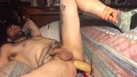 Mezelf genieten met 12"dildo op mijn futon