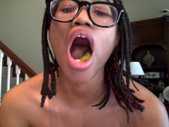 Tranny eats pickles - Screenshot 14 of 16 - Picke Rick