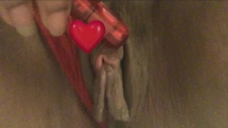 Вибрирует моя нежная большая сочная мокрая киска, красные трусики, когда я кончаю P2