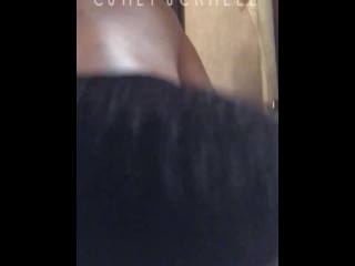 让我在你的肥鸡巴上摇晃我的屁股