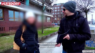 Парни BumsBus подобрали и трахнули совершенно незнакомого человека